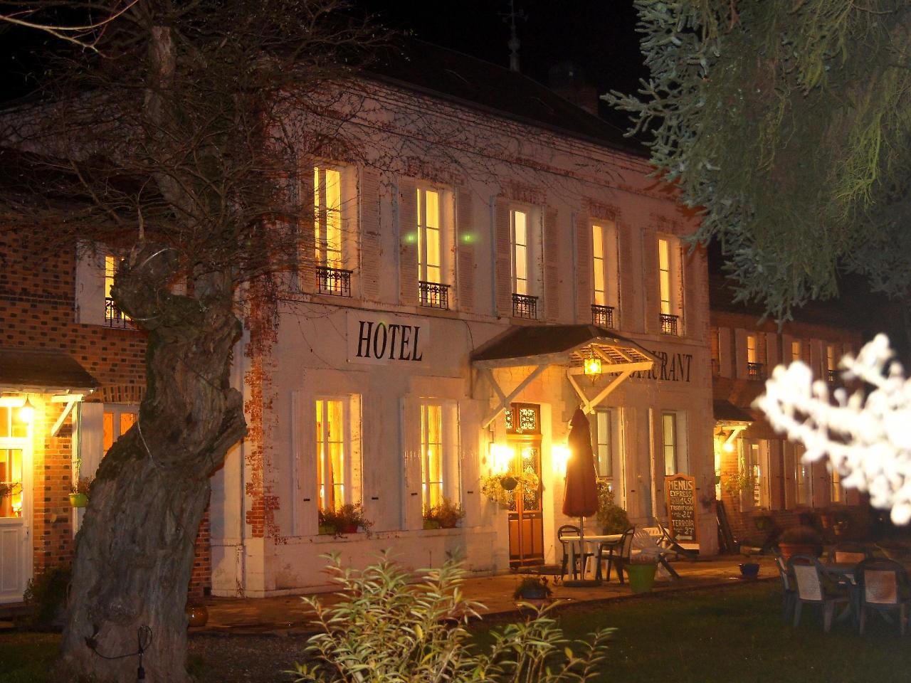 Hotel Restaurant La Sauldraie Salbris Exterior photo