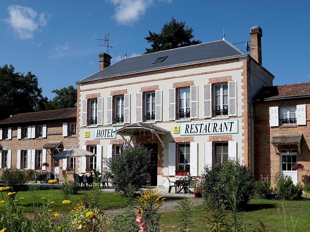 Hotel Restaurant La Sauldraie Salbris Exterior photo