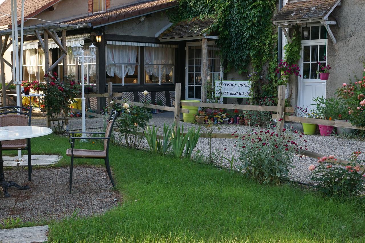Hotel Restaurant La Sauldraie Salbris Exterior photo